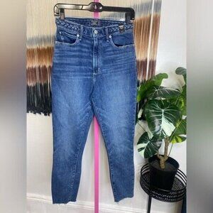 NWT ABERCROMBIE & FITCH HIGH RISE SÚPER SKINNY ANKLE JEANS